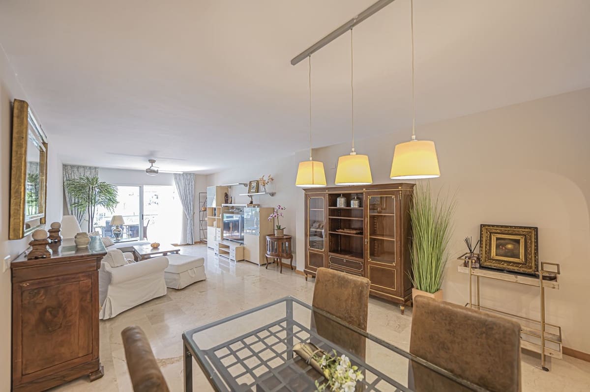 2 bedroom Apartment for sale in Guadalmina with pool garage - € 420,000 (Ref: 10126892)