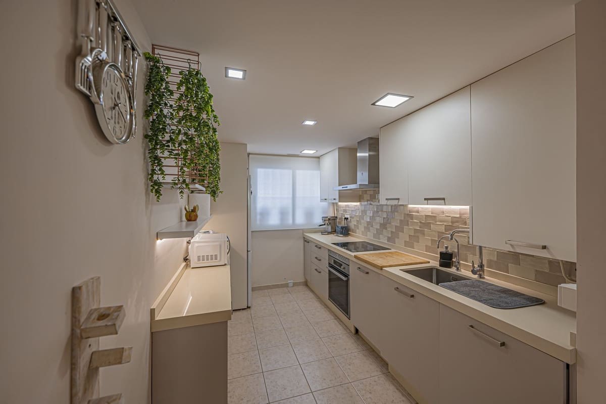 2 bedroom Apartment for sale in Guadalmina with pool garage - € 420,000 (Ref: 10126892)