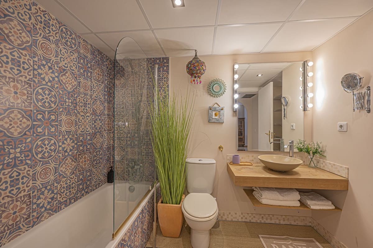 2 bedroom Apartment for sale in Guadalmina with pool garage - € 420,000 (Ref: 10126892)