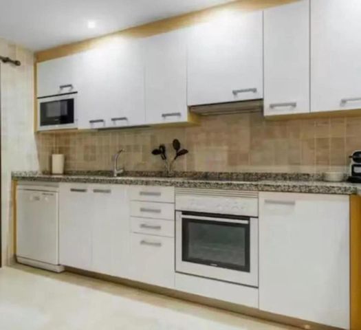 2 soveværelse Lejlighed til salg i Buenas Noches, Estepona med swimmingpool garage - € 480.000 (Ref: 10128255)