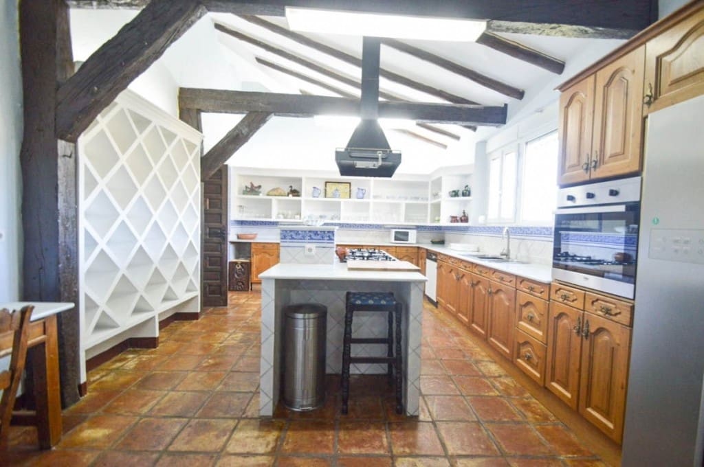 10 bedroom Finca/Country House for sale in Ronda with pool garage - € 2,660,000 (Ref: 10128261)