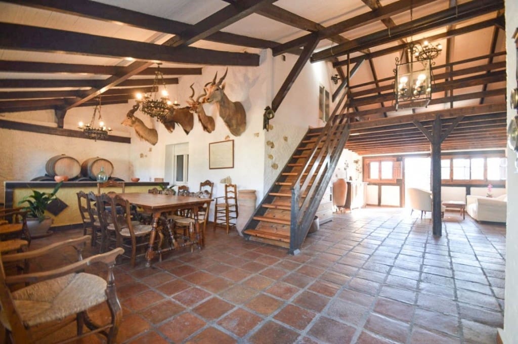10 bedroom Finca/Country House for sale in Ronda with pool garage - € 2,660,000 (Ref: 10128261)