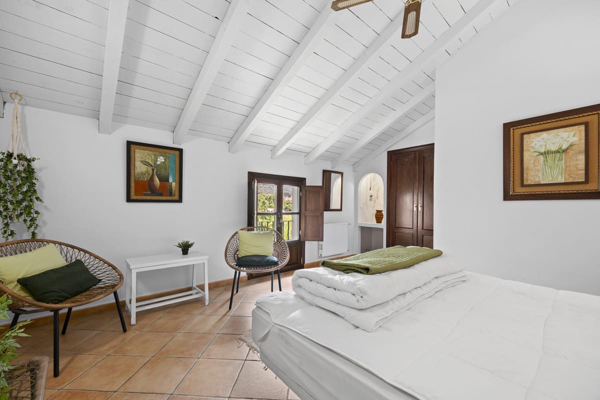 9 bedroom Villa for sale in Gaucin with pool - € 995,000 (Ref: 10128265)