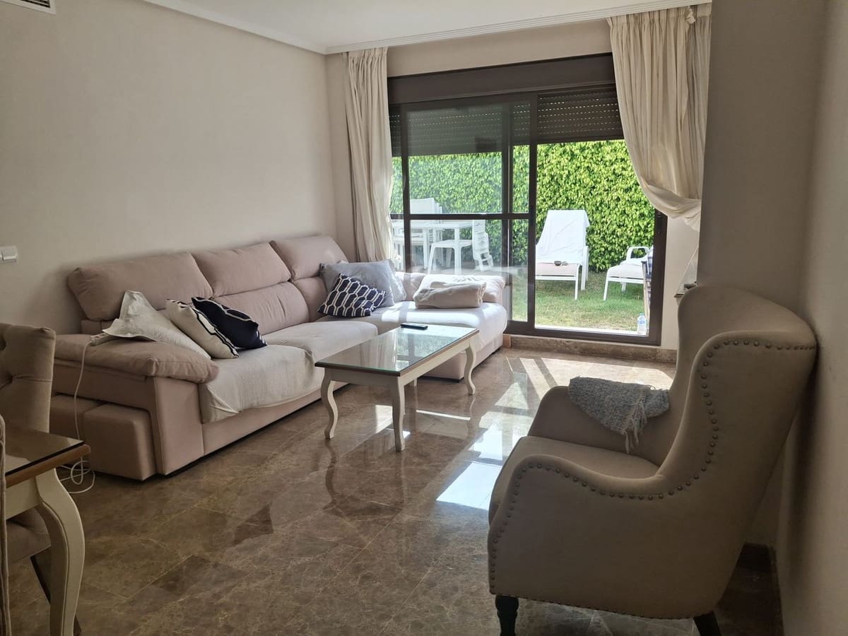 Apartamento de 2 habitaciones en Estepona en venta con piscina garaje - 375.000 € (Ref: 10128274)