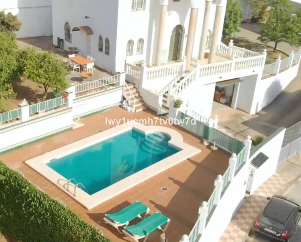 4 soveværelse Villa til salg i Puerto de la Torre med swimmingpool garage - € 860.000 (Ref: 10128283)