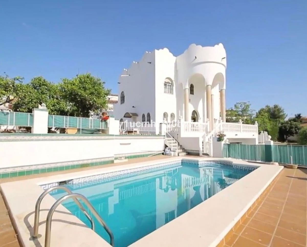 4 soveværelse Villa til salg i Puerto de la Torre med swimmingpool garage - € 860.000 (Ref: 10128283)