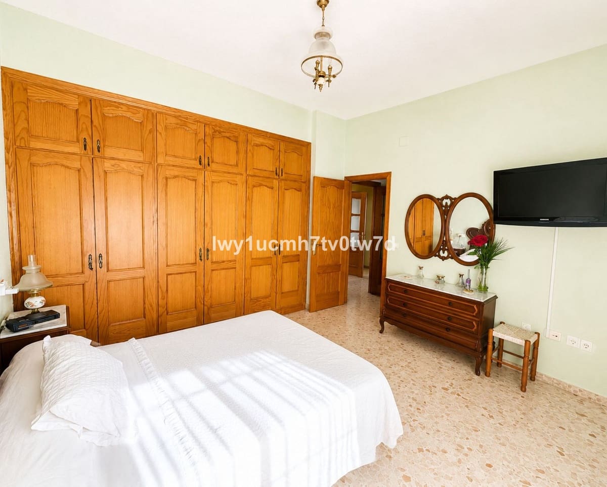 4 soveværelse Villa til salg i Puerto de la Torre med swimmingpool garage - € 860.000 (Ref: 10128283)