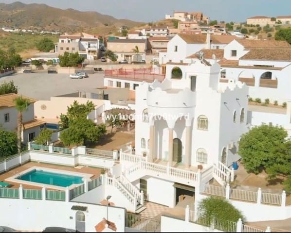 4 soveværelse Villa til salg i Diseminado Dm P de la Torre, Málaga by med swimmingpool garage - € 860.000 (Ref: 10128283)