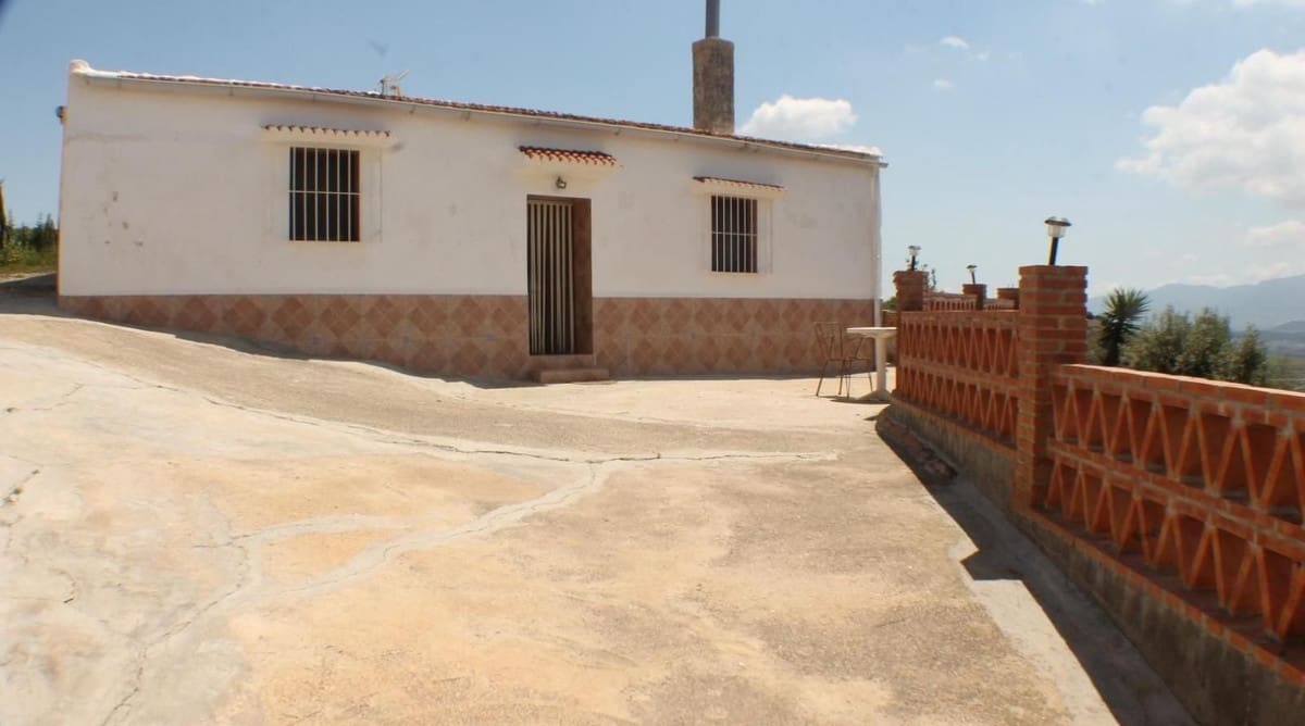 4 soveværelse Finca/Landehus til salg i Cartama med swimmingpool garage - € 332.500 (Ref: 10128294)