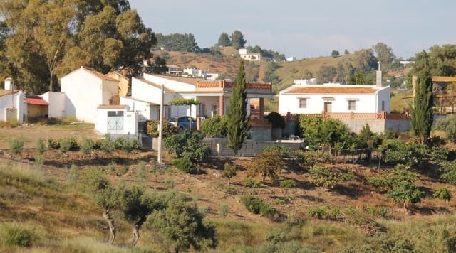 Finca/Casa Rural de 4 habitaciones en Cártama en venta con piscina garaje - 332.500 € (Ref: 10128294)