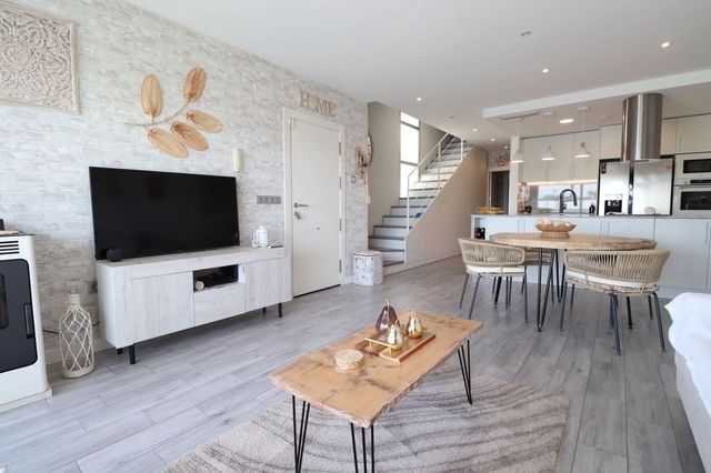 3 makuuhuone Huvila myytävänä paikassa Daya Vieja mukana uima-altaan - 375 000 € (Ref: 10128297)