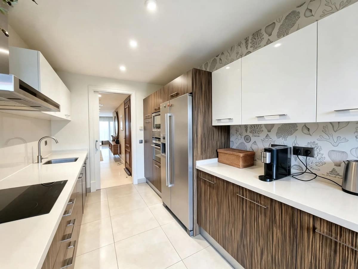 2 soveværelse Lejlighed til salg i Estepona med swimmingpool garage - € 1.345.000 (Ref: 10128302)