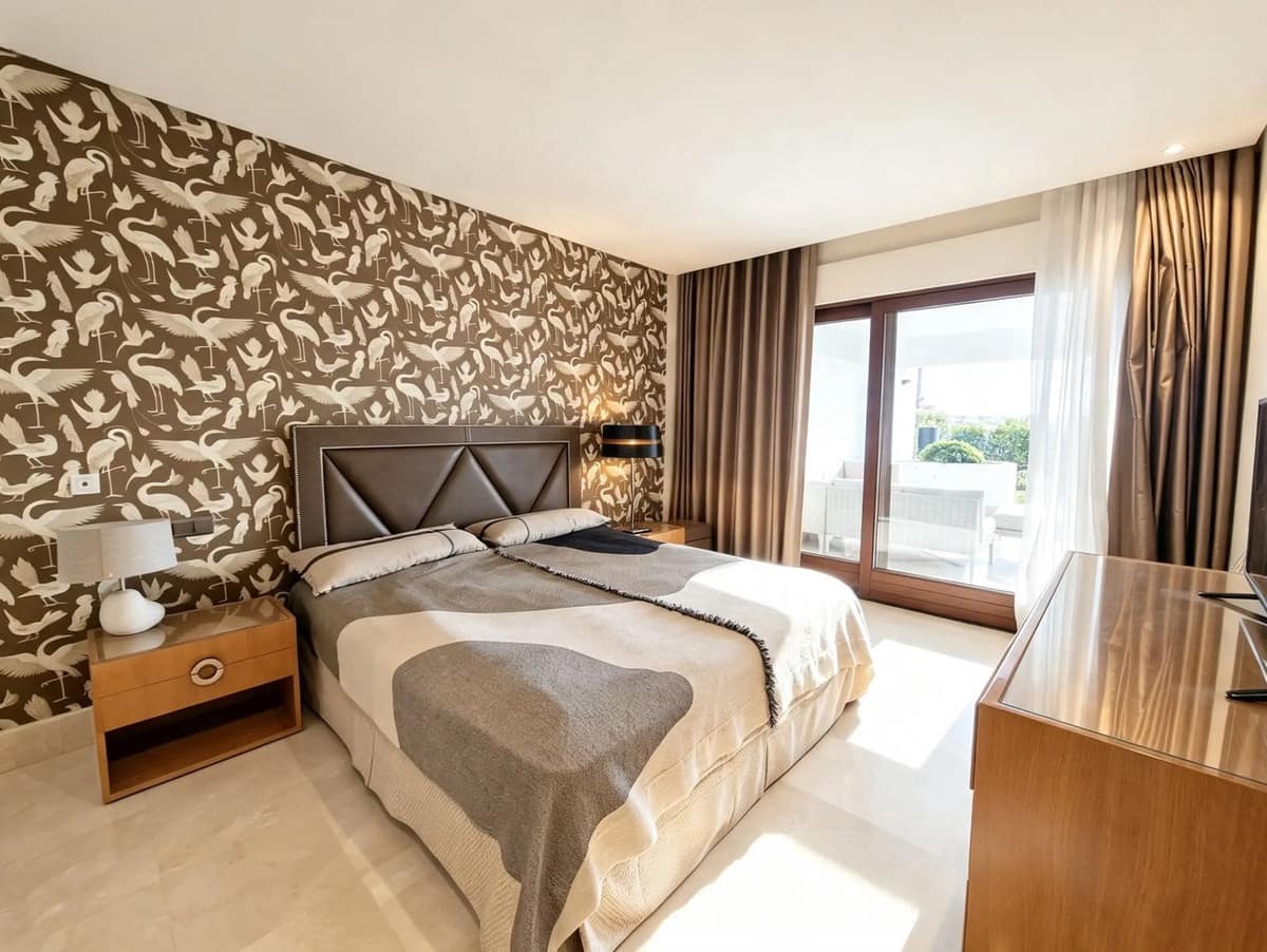 2 soveværelse Lejlighed til salg i Estepona med swimmingpool garage - € 1.345.000 (Ref: 10128302)