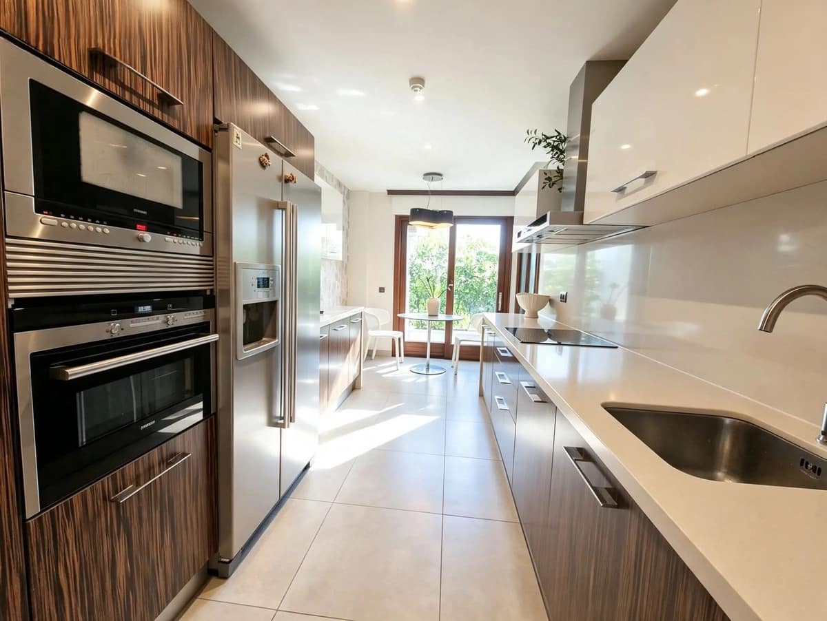 2 soveværelse Lejlighed til salg i Estepona med swimmingpool garage - € 1.345.000 (Ref: 10128302)