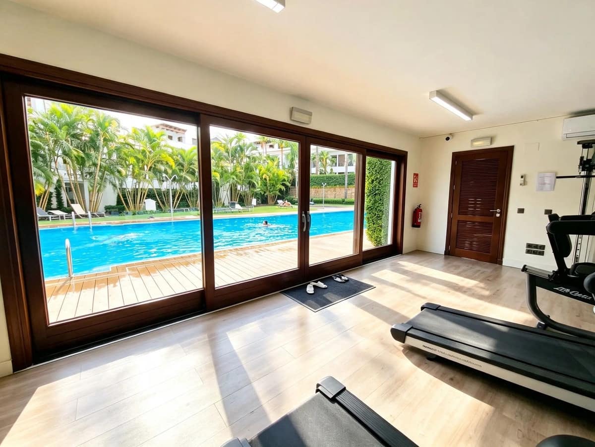 2 soveværelse Lejlighed til salg i Estepona med swimmingpool garage - € 1.345.000 (Ref: 10128302)