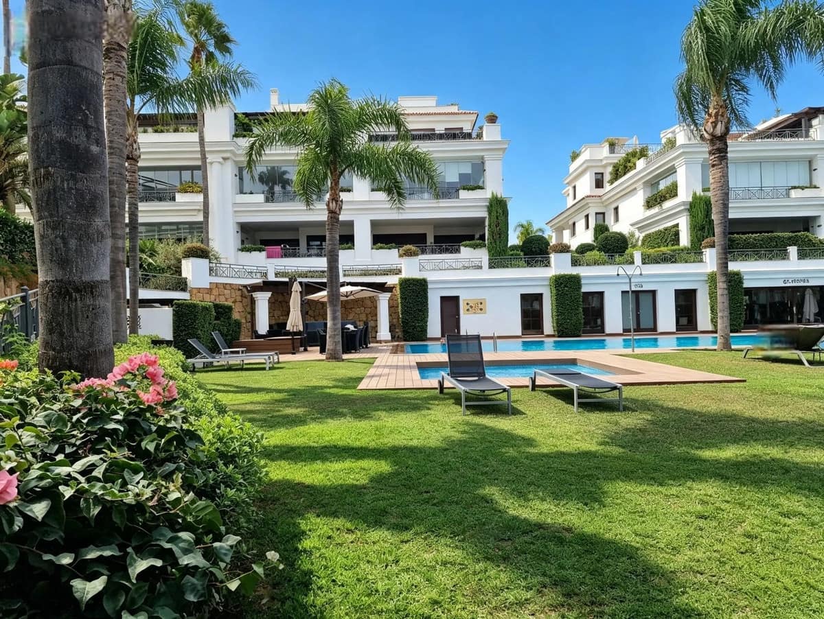 2 soveværelse Lejlighed til salg i Estepona med swimmingpool garage - € 1.345.000 (Ref: 10128302)