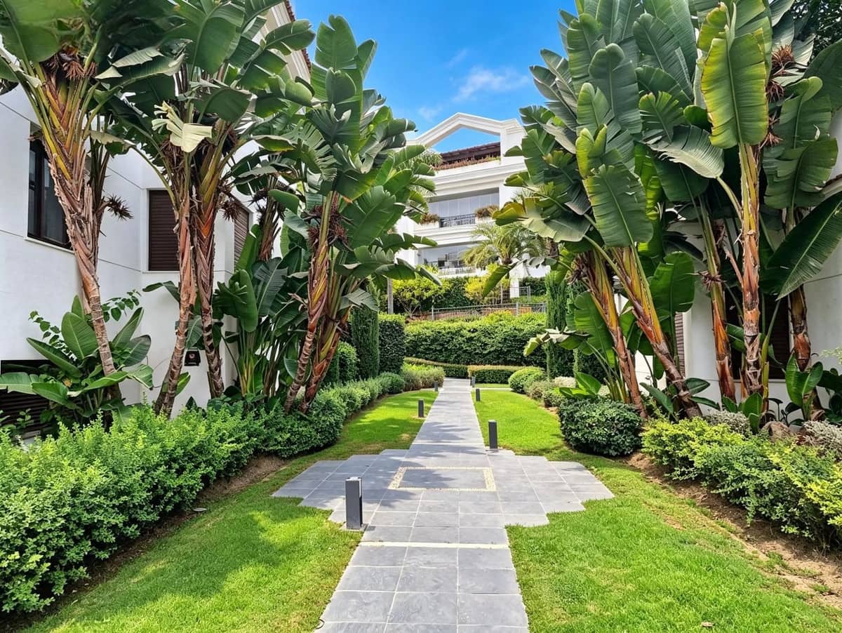 2 soveværelse Lejlighed til salg i Estepona med swimmingpool garage - € 1.345.000 (Ref: 10128302)