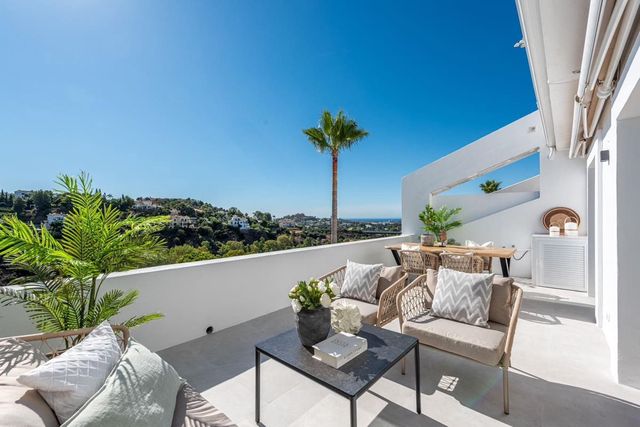 3 makuuhuone Huoneisto myytävänä paikassa La Quinta, Benahavís mukana uima-altaan - 620 000 € (Ref: 10128303)