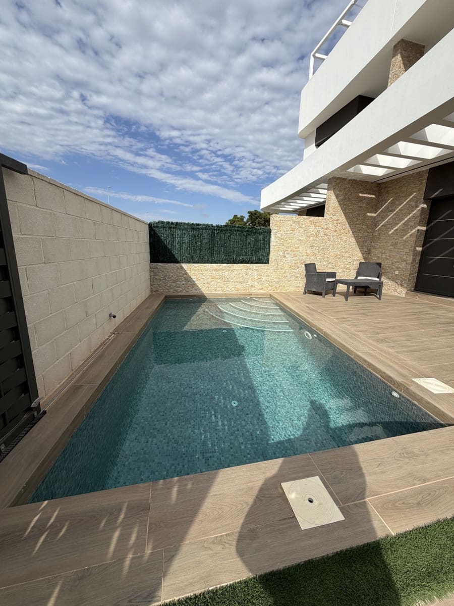 2 quarto Moradia para venda em Los Montesinos com piscina garagem - 369 000 € (Ref: 10128305)