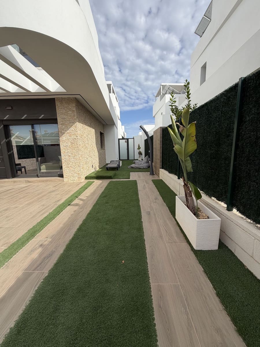 2 quarto Moradia para venda em Los Montesinos com piscina garagem - 369 000 € (Ref: 10128305)