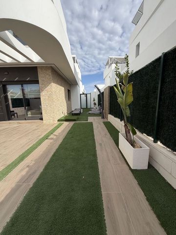 2 quarto Moradia para venda em Los Montesinos com piscina garagem - 369 000 € (Ref: 10128305)