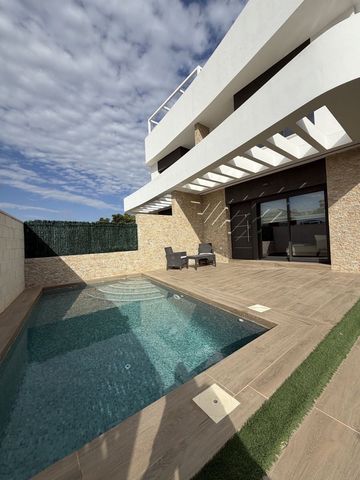 2 quarto Moradia para venda em Los Montesinos com piscina garagem - 369 000 € (Ref: 10128305)