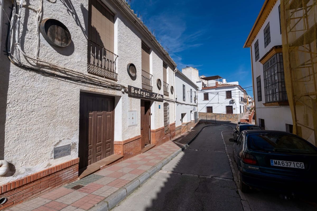 Casa de 4 habitaciones en Colmenar en venta con garaje - 225.000 € (Ref: 10128308)
