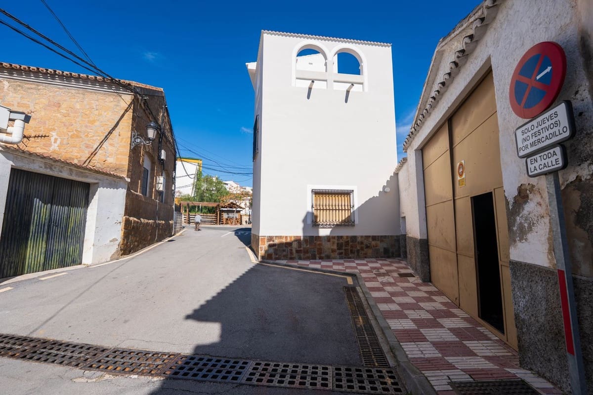 Casa de 4 habitaciones en Colmenar en venta con garaje - 225.000 € (Ref: 10128308)