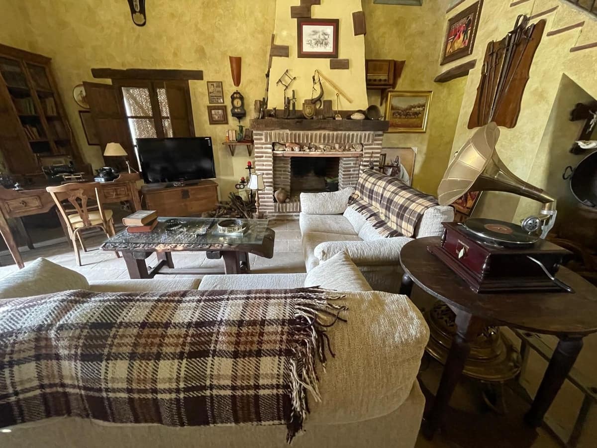 3 soveværelse Finca/Landehus til salg i Alfarnate med garage - € 380.000 (Ref: 10128309)