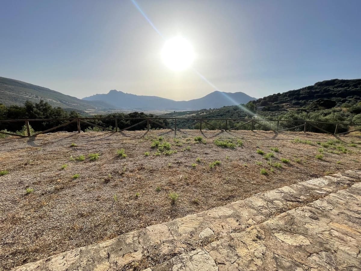 3 soveværelse Finca/Landehus til salg i Alfarnate med garage - € 380.000 (Ref: 10128309)