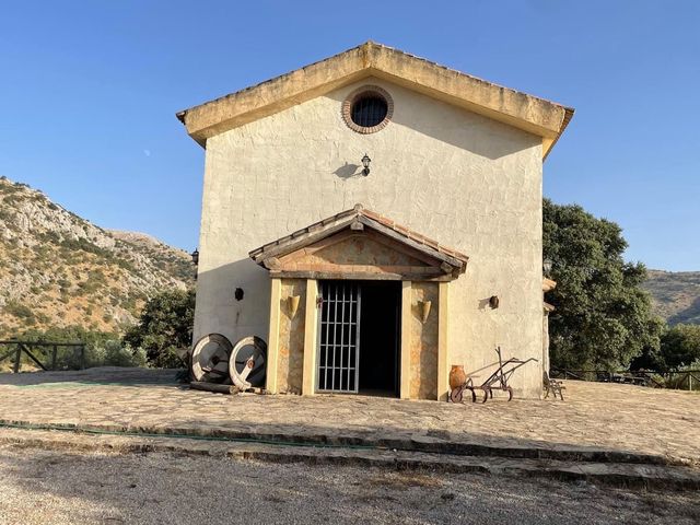 3 slaapkamer Finca/Landhuis te koop in Alfarnate met garage - € 380.000 (Ref: 10128309)
