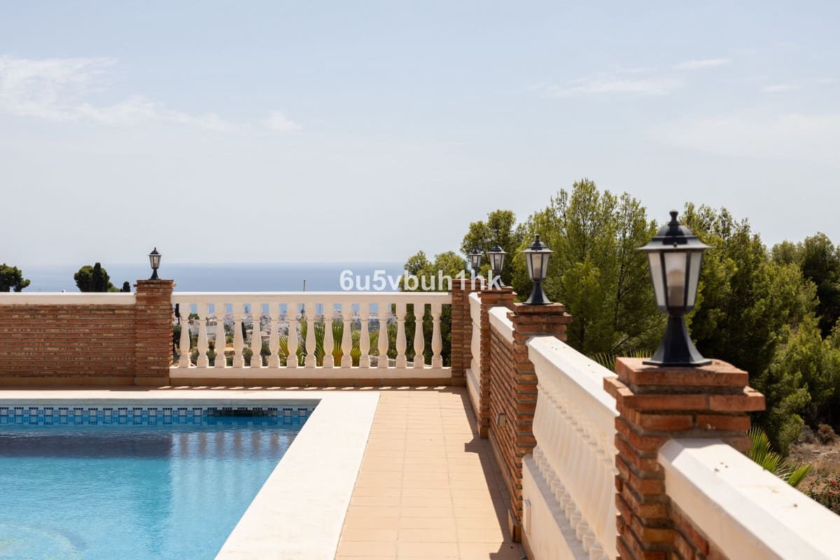 5 slaapkamer Villa te koop in Frigiliana met zwembad garage - € 1.299.000 (Ref: 10128312)