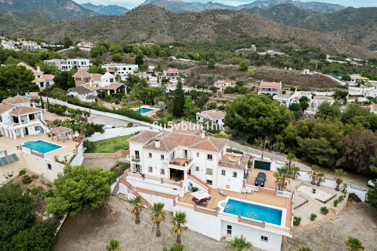 5 slaapkamer Villa te koop in Frigiliana met zwembad garage - € 1.299.000 (Ref: 10128312)