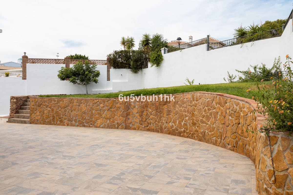 5 slaapkamer Villa te koop in Frigiliana met zwembad garage - € 1.299.000 (Ref: 10128312)