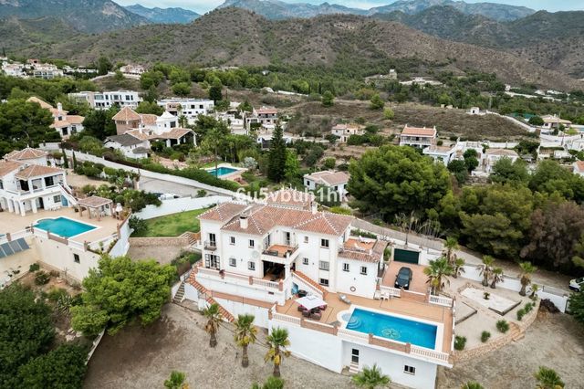 5 slaapkamer Villa te koop in Frigiliana met zwembad garage - € 1.299.000 (Ref: 10128312)