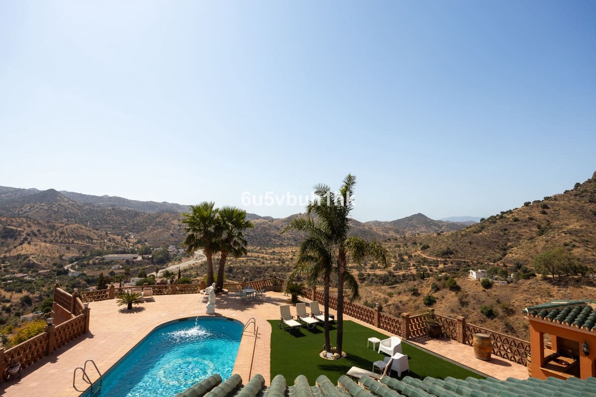 5 chambre Finca/Maison de Campagne à vendre à Almogia avec piscine garage - 989 000 € (Ref: 10128315)