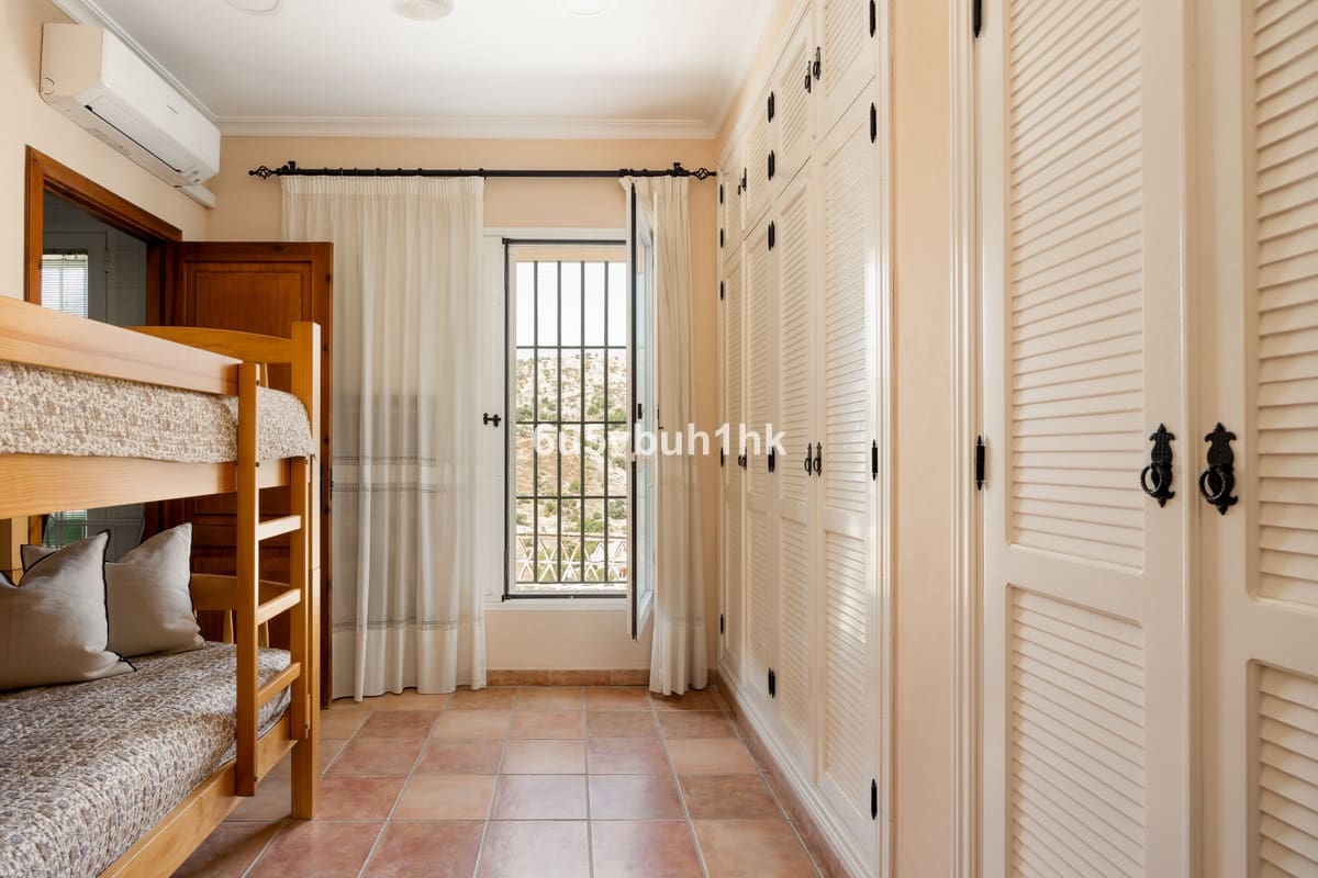 5 chambre Finca/Maison de Campagne à vendre à Almogia avec piscine garage - 989 000 € (Ref: 10128315)