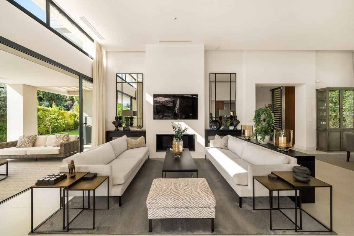 5 soverom Villa til salgs i Nueva Andalucia med svømmebasseng garasje - € 5 695 000 (Ref: 10128321)