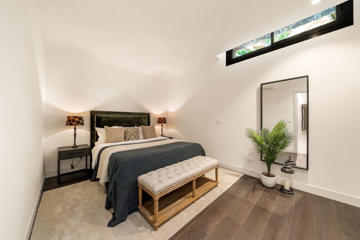 5 soverom Villa til salgs i Nueva Andalucia med svømmebasseng garasje - € 5 695 000 (Ref: 10128321)