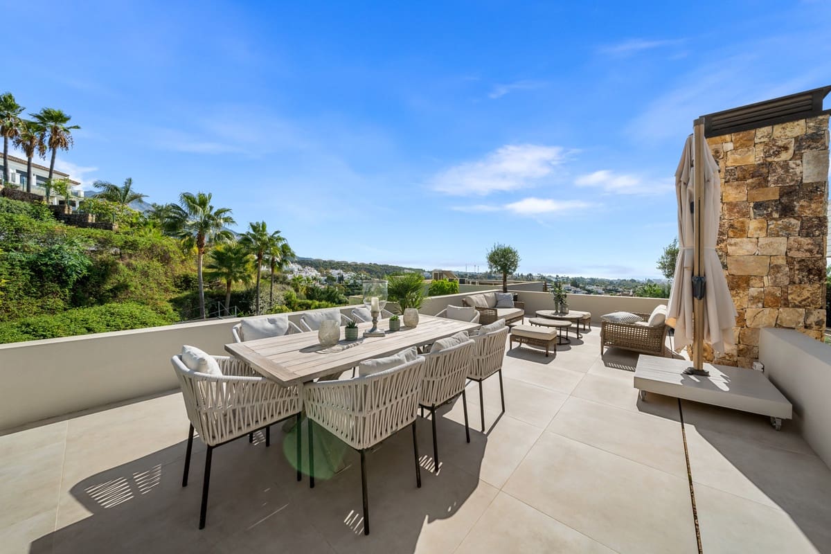 5 soverom Villa til salgs i Nueva Andalucia med svømmebasseng garasje - € 5 695 000 (Ref: 10128321)