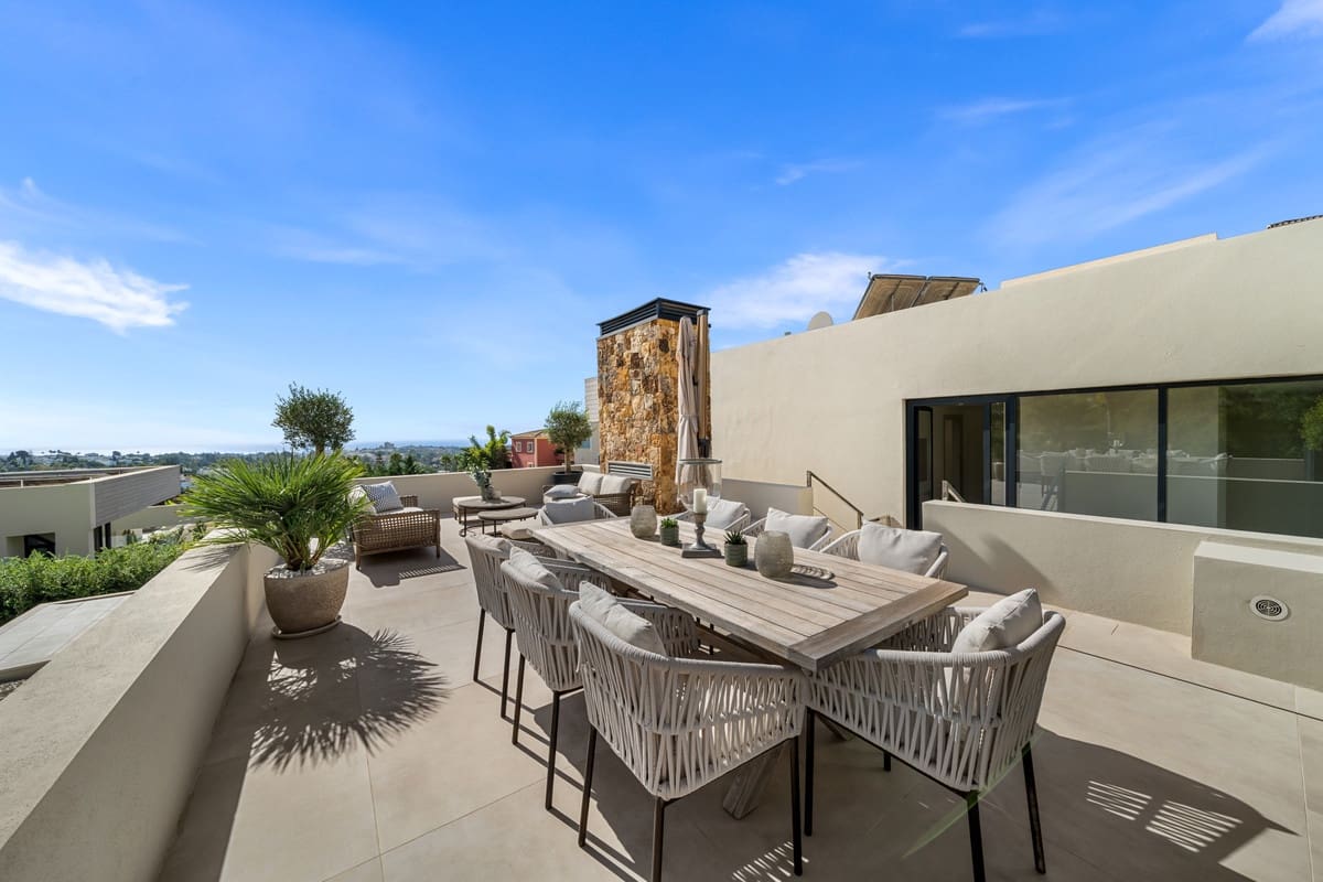 5 soverom Villa til salgs i Nueva Andalucia med svømmebasseng garasje - € 5 695 000 (Ref: 10128321)