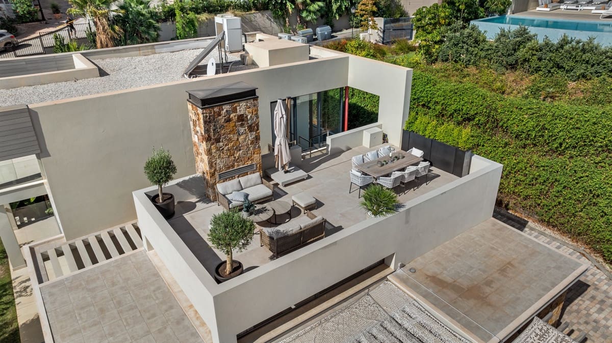 5 soverom Villa til salgs i Nueva Andalucia med svømmebasseng garasje - € 5 695 000 (Ref: 10128321)