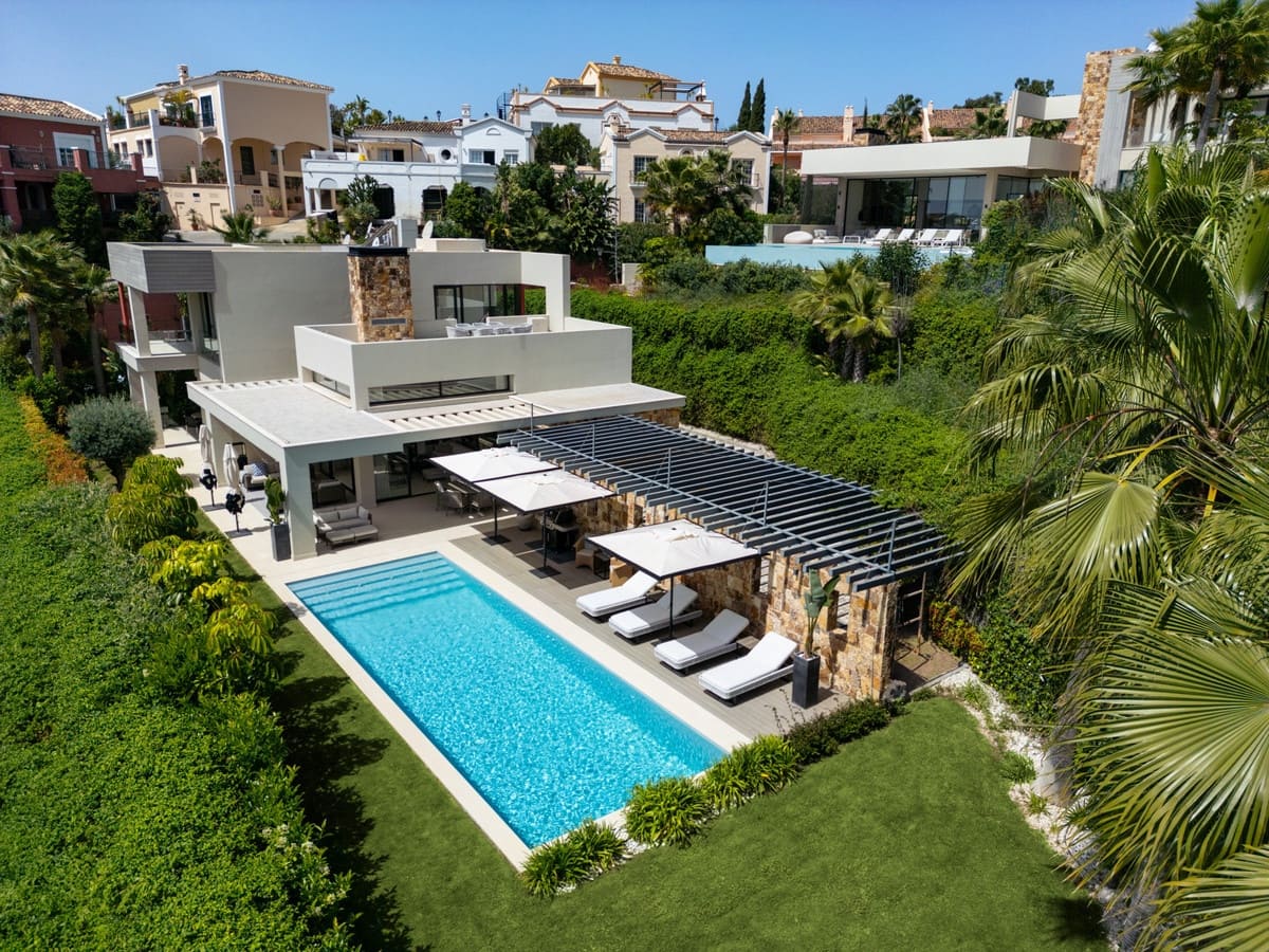 5 soverom Villa til salgs i Nueva Andalucia med svømmebasseng garasje - € 5 695 000 (Ref: 10128321)