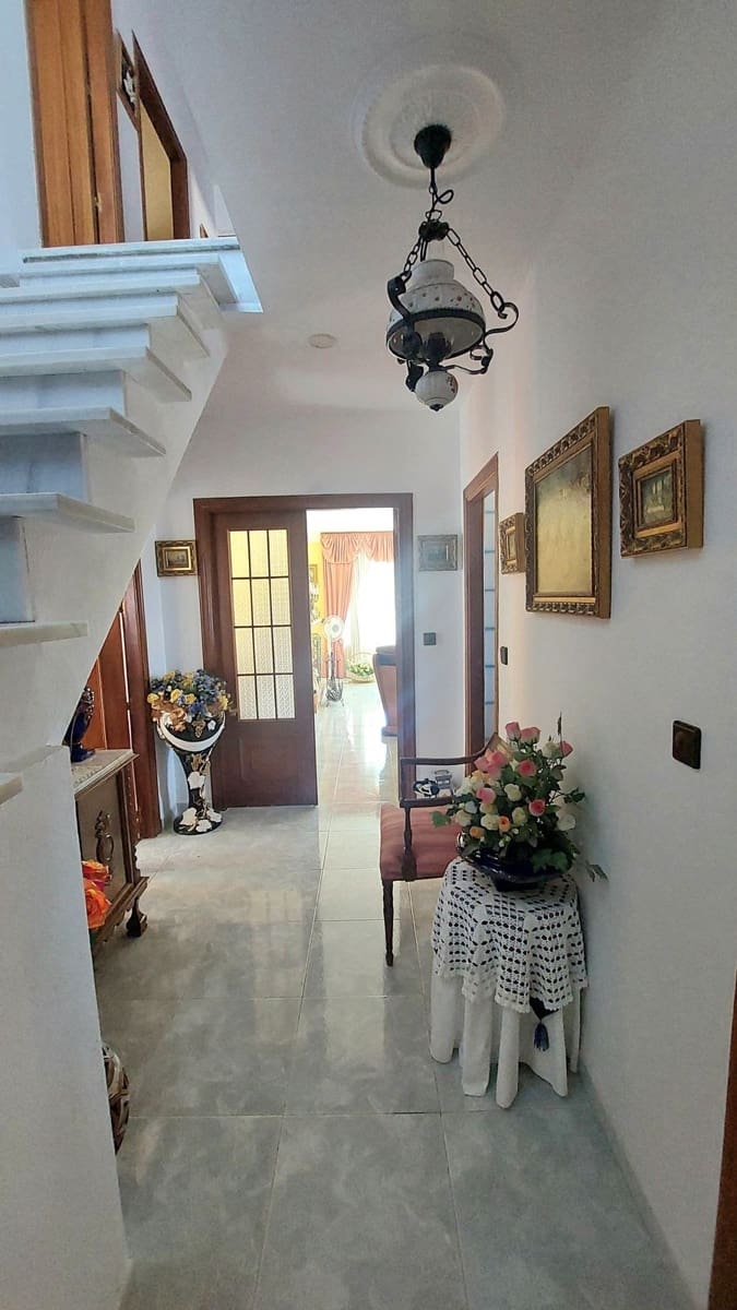5 soveværelse Villa til salg i Puerto de la Torre med swimmingpool garage - € 749.000 (Ref: 10128322)