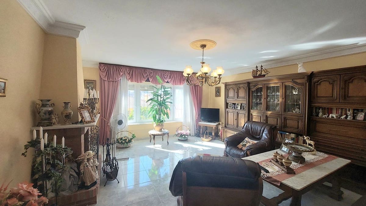 5 soveværelse Villa til salg i Puerto de la Torre med swimmingpool garage - € 749.000 (Ref: 10128322)