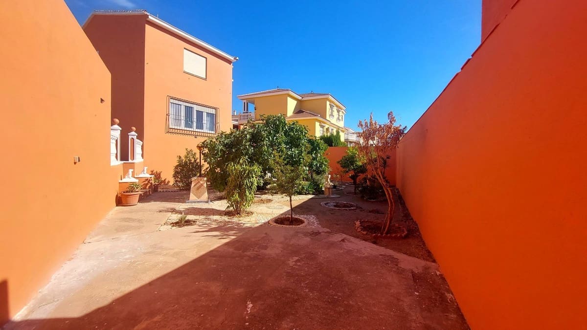 5 soveværelse Villa til salg i Puerto de la Torre med swimmingpool garage - € 749.000 (Ref: 10128322)