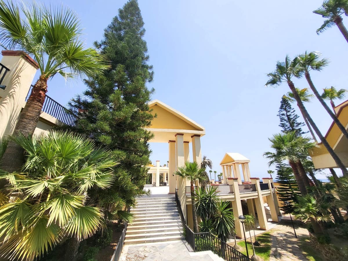 1 slaapkamer Appartement te koop in Marbella met zwembad - € 360.000 (Ref: 10128329)