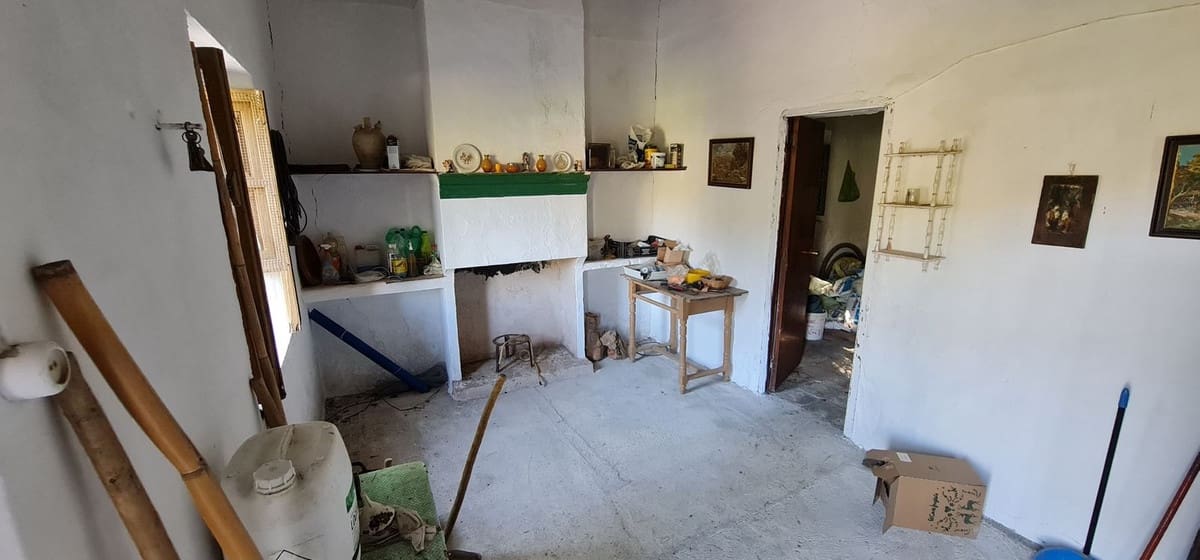 2 bedroom Villa for sale in Tolox with garage - € 320,000 (Ref: 10128333)