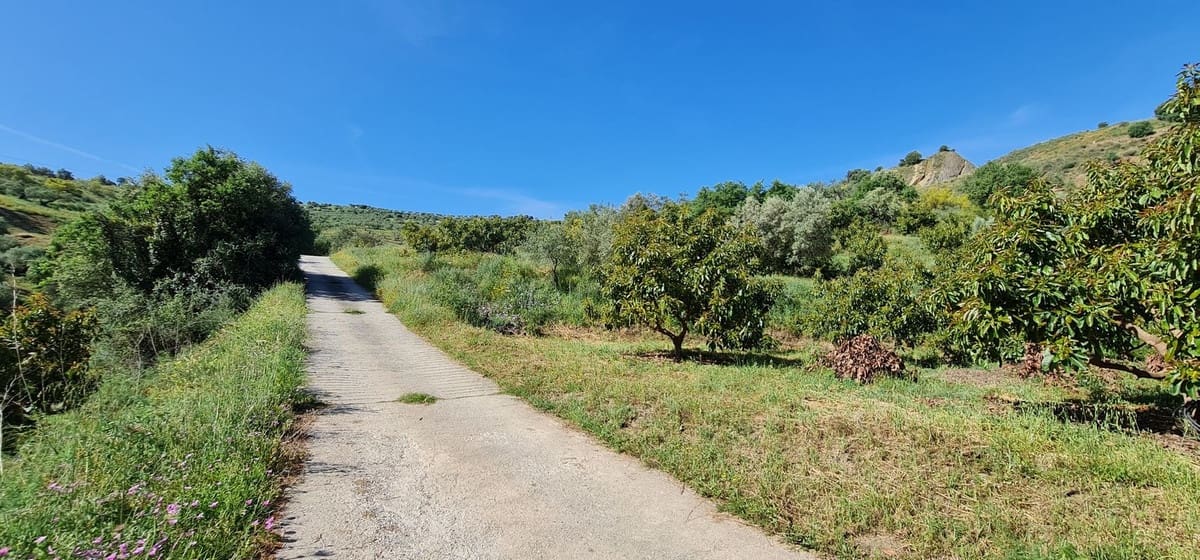 2 bedroom Villa for sale in Tolox with garage - € 320,000 (Ref: 10128333)