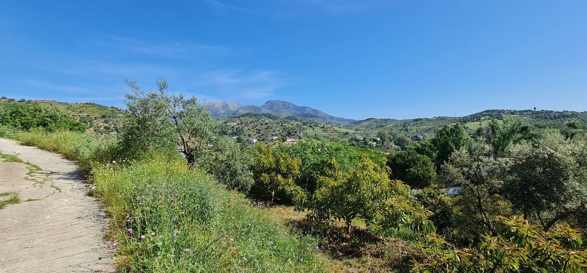 2 bedroom Villa for sale in Tolox with garage - € 320,000 (Ref: 10128333)